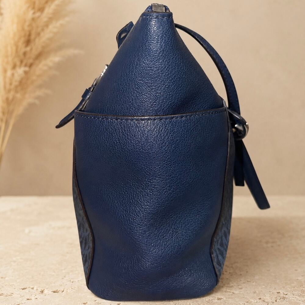Michael Kors Jet Set Travel Navy Signature MK Logo Tote Bag - Picture 2 of 7